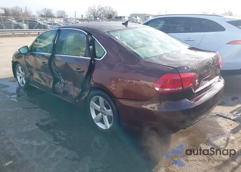 2012 Volkswagen Passat 2.5L Se z USA, uszkodzony, nr VIN 1VWBH7A31CC068617